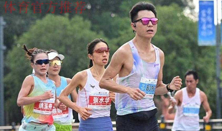 跑圈公认张水华不具备职业运动员实力,白岩松言论缺乏马拉松常识 跑圈公认张水华不具备职业运动员实力,白岩松言论缺乏马拉松常识